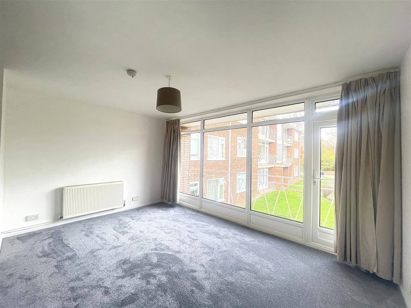 1 bed property in Grange Road, Sutton